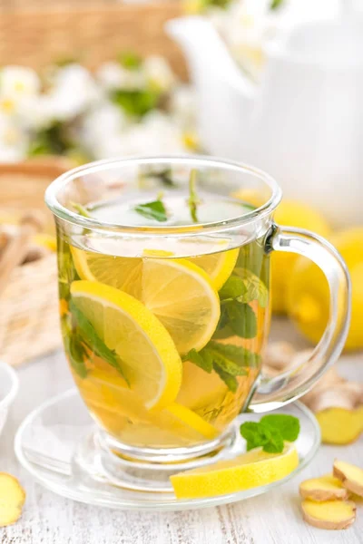 Smaku Herbaty Ziołowe Świeżej Cytryny Imbir Mięta Liść Białym Tle — Zdjęcie stockowe