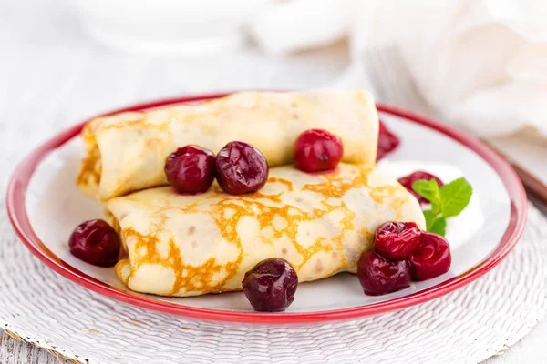 Panquecas Doces Com Cereja — Fotografia de Stock