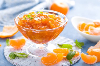 Lezzetli portakal reçeli. Mandalina karışımı, marmelat..