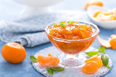 Lezzetli portakal reçeli. Mandalina karışımı, marmelat..