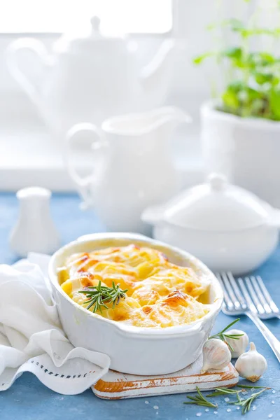 Gebakken Aardappelgratin Met Knoflook Room Kaas Traditionele Franse Keuken Witte — Stockfoto