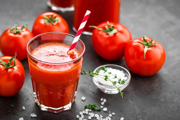 Frischer Tomatensaft Glas Gemüsegetränk — Stockfoto