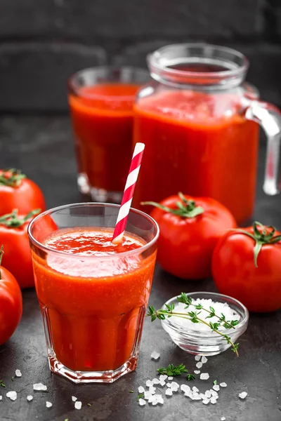 Frischer Tomatensaft Glas Gemüsegetränk — Stockfoto