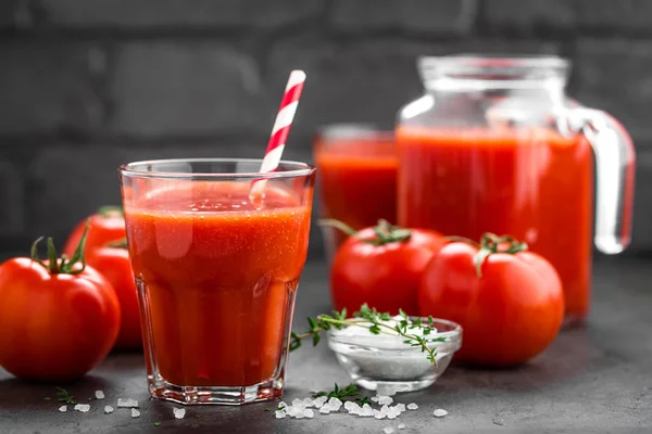 Frischer Tomatensaft Glas Gemüsegetränk — Stockfoto