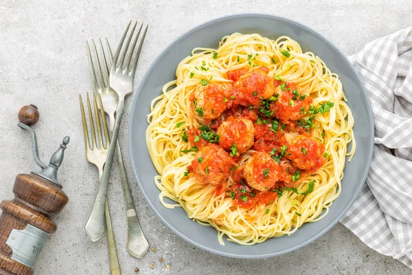 Pasta Vermicelli Con Albóndigas Salsa Tomate Cocina Italiana —  Fotos de Stock