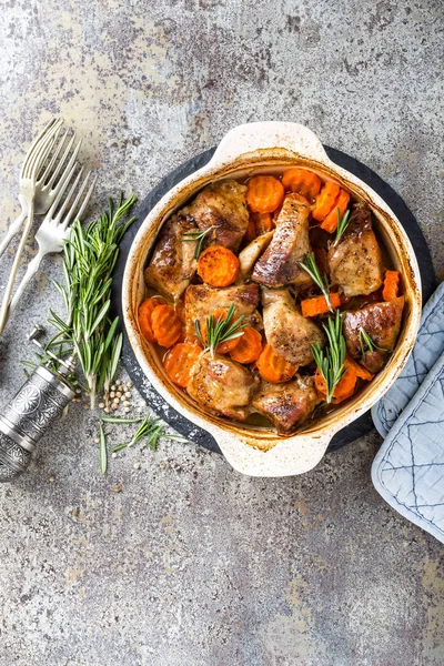 Carne Assada Com Cenouras Forno — Fotografia de Stock