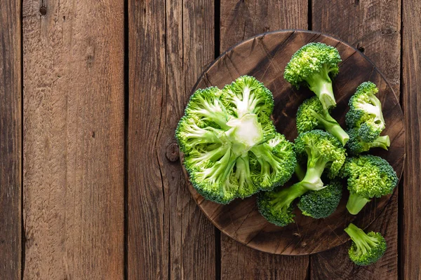 Verse Broccoli Houten Rustieke Tafel Bovenaanzicht — Stockfoto