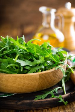 Roka yaprakları, taze rucola