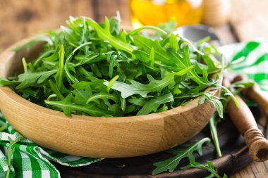 Roka yaprakları, taze rucola