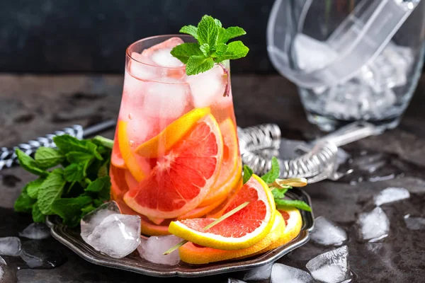 Grapefruit Verse Munt Cocktail Met Sap Koude Zomer Citrus Verfrissende — Stockfoto