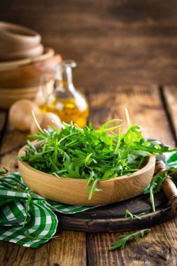 Roka yaprakları, taze rucola