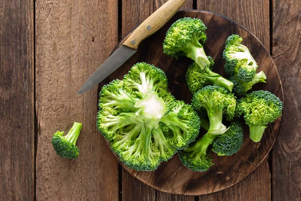 Verse Broccoli Houten Rustieke Tafel Bovenaanzicht — Stockfoto