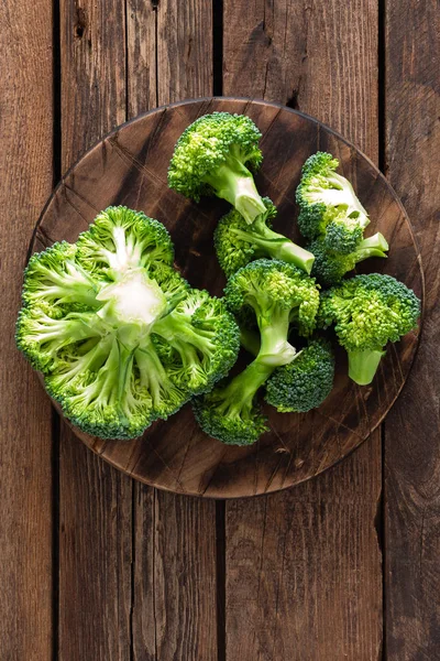 Ahşap Rustik Masa Üstten Görünüm Üzerinde Taze Brokoli — Stok fotoğraf