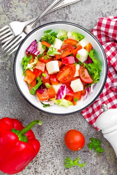 Plat Légumes Salade Poivron Tomate Mélange Italien Laitue Fraîche Fromage — Photo