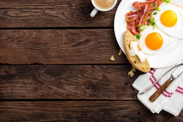 Fried Eggs Bacon Italian Ciabatta Bread White Plate Cup Coffee — Stock Photo, Image