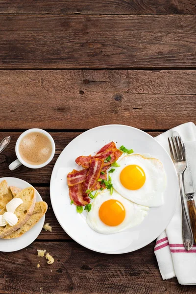 Fried Eggs Bacon Italian Ciabatta Bread White Plate Cup Coffee — Stock Photo, Image