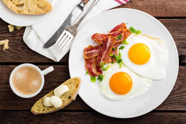 Fried Eggs Bacon Italian Ciabatta Bread White Plate Cup Coffee — Stock Photo, Image