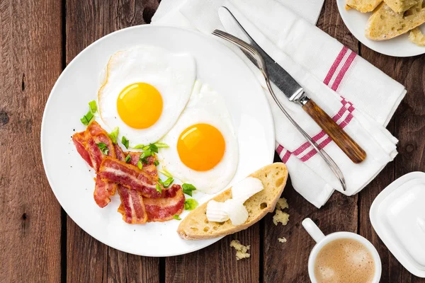 Fried Eggs Bacon Italian Ciabatta Bread White Plate Cup Coffee — Stock Photo, Image