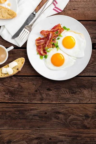 Fried Eggs Bacon Italian Ciabatta Bread White Plate Cup Coffee — Stock Photo, Image