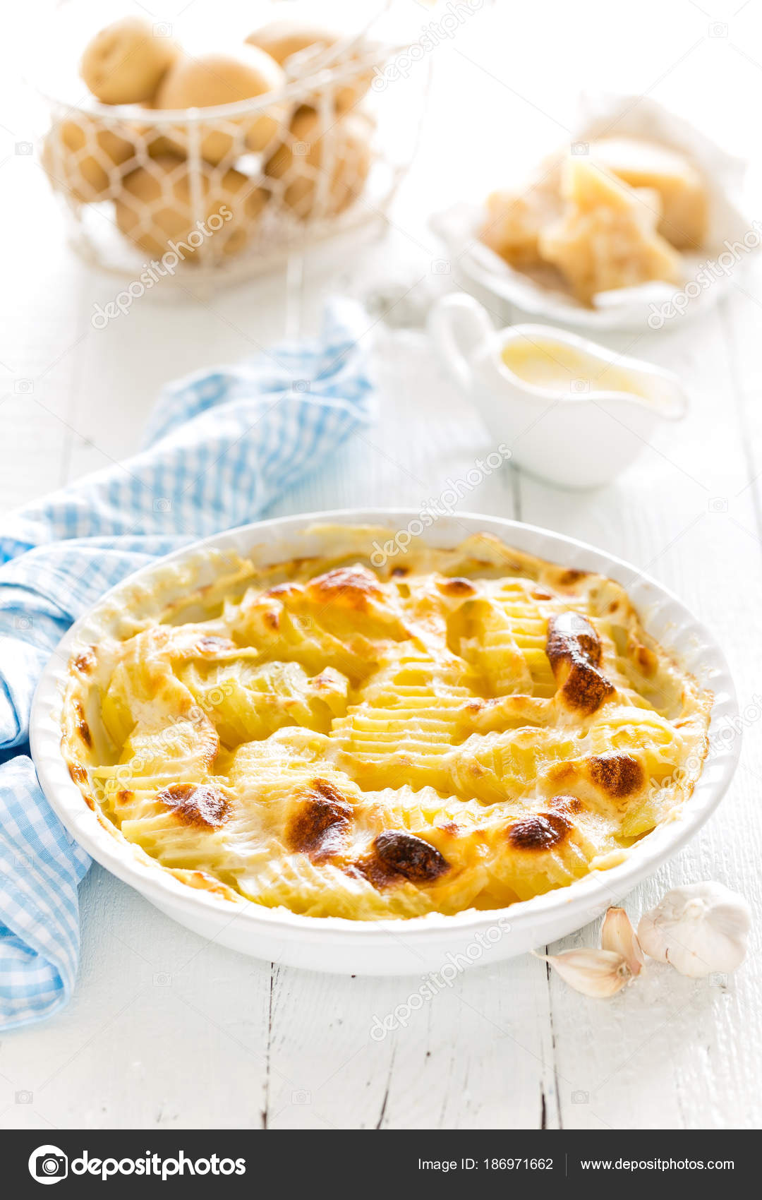 Fırında Parmesanlı Patates Fırında Parmesanlı Patates
