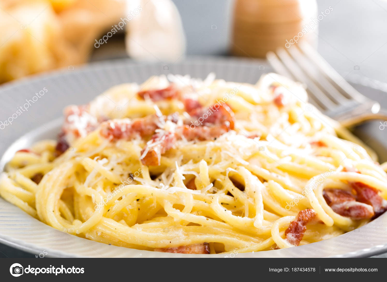 Carbonara Pasta Spaghetti Pancetta Egg Hard Parmesan Cheese Cream Sauce Stock Photo By C Yelenayemchuk