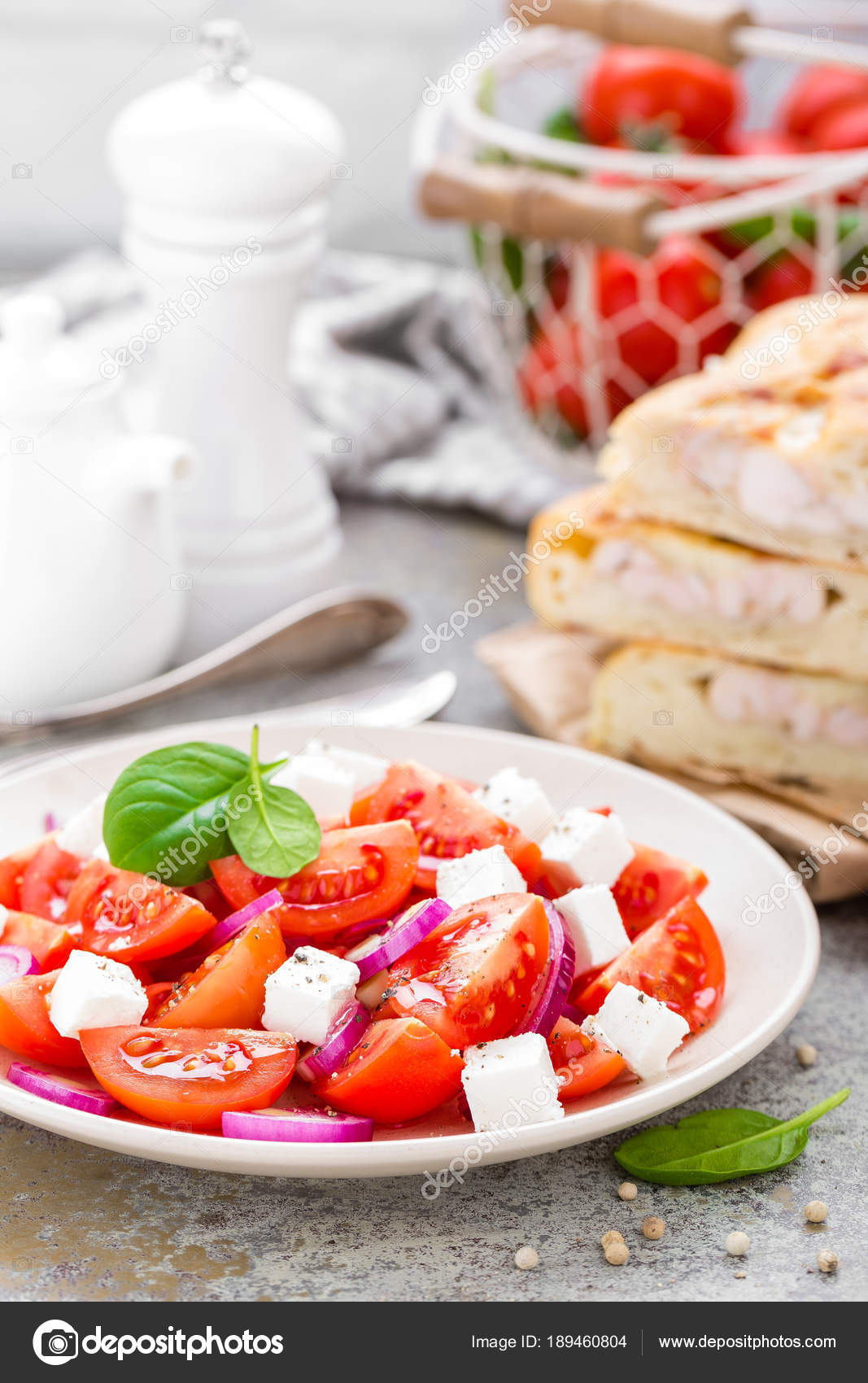 Beyaz peynirli domates çanağı tarifi Beyaz peynirli domates çanağı tarifi
