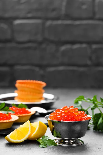Caviar Saumon Rouge Caviar Saumon Dans Bol Métal Caviar Concentration — Photo