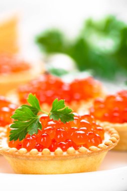 Tartlets kırmızı somon havyar, somon havyar balık. Havyar