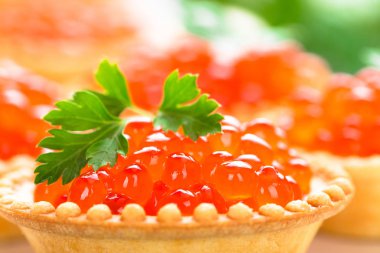 Tartlets kırmızı somon havyar, somon havyar balık. Havyar