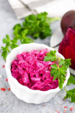 Pancar salatası. Haşlanmış pancar salatası.