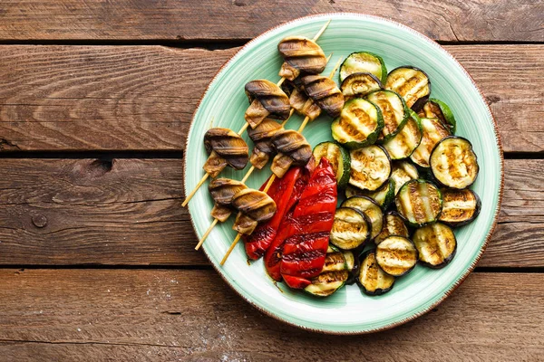 Grilled Vegetables Mushrooms Grilled Zucchini Eggplant Sweet Pepper Mushrooms Plate — Stock Photo, Image