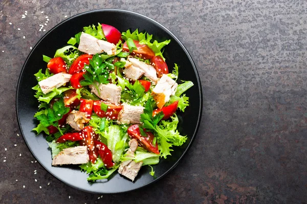 Salada Com Carne Salada Legumes Frescos Com Carne Assada Salada — Fotografia de Stock