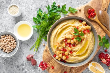 Tahini 'li nohut humusu. Sağlıklı vejetaryen aperatifi. Orta Doğu mutfağı