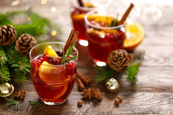 クリスマスはワインを飲みました 伝統的なお祝いの飲み物 — ストック写真