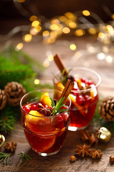 圣诞节覆酒 传统假日饮品或饮品 鸡尾酒 — 图库照片