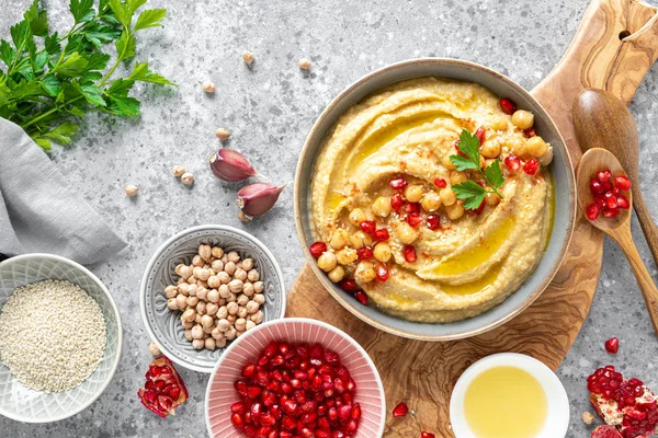 Hummus Grão Bico Com Tahini Uma Tigela Aperitivo Vegetariano Saudável — Fotografia de Stock