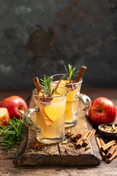 Julglögg Äppelcider Med Kanel Och Anis Traditionell Vinter Uppvärmning Varm — Stockfoto