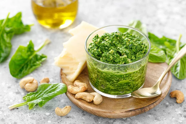 Molho Pesto Espinafre Com Caju Queijo Parmesão Azeite — Fotografia de Stock