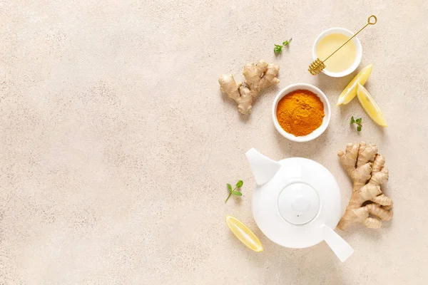 姜黄茶 新鲜柠檬和薄荷 — 图库照片