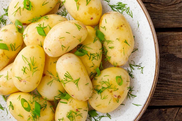 Gotowane Nowe Ziemniaki Masłem Kopru Zielonej Cebuli — Zdjęcie stockowe