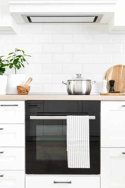 White Modern Kitchen Interior Wooden Worktop Kitchenware Culinary Concept Background — Stock Photo, Image