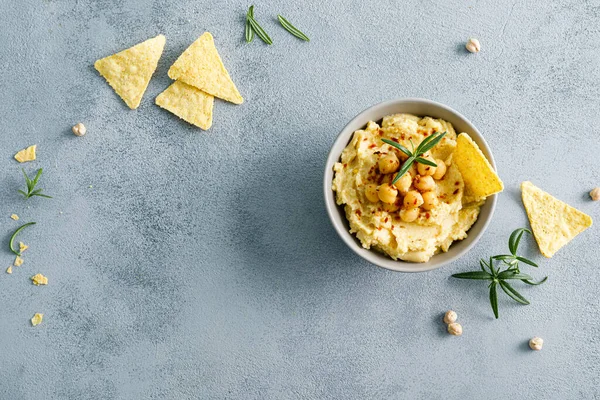 Hummus Garbanzo Casero Con Papas Fritas —  Fotos de Stock