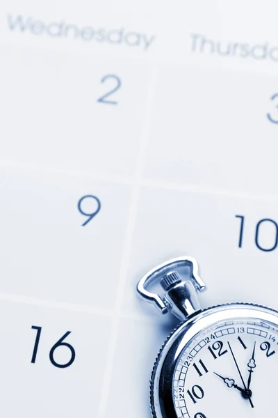 Reloj en calendario — Foto de Stock