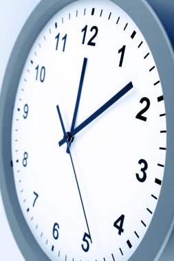 clock bir close-up