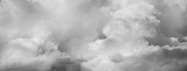 gri gökyüzü bulutlar