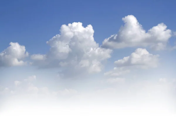 Nubes en el cielo azul — Foto de Stock