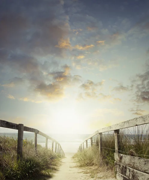 Passerelle vers la plage — Photo