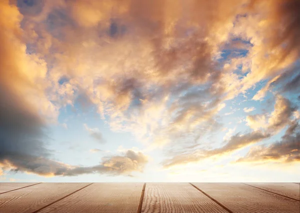 Boden und Himmel — Stockfoto