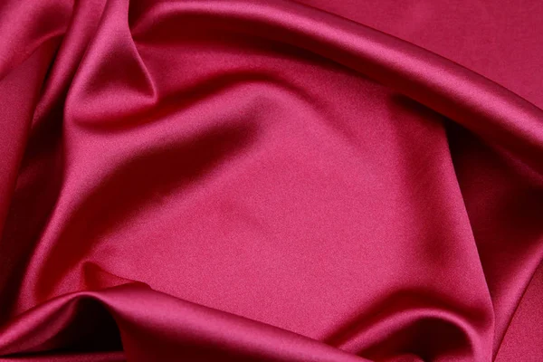 Kırmızı ipek kumaş