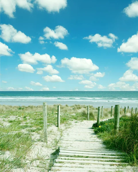 Walkway to beach — Stock Photo, Image